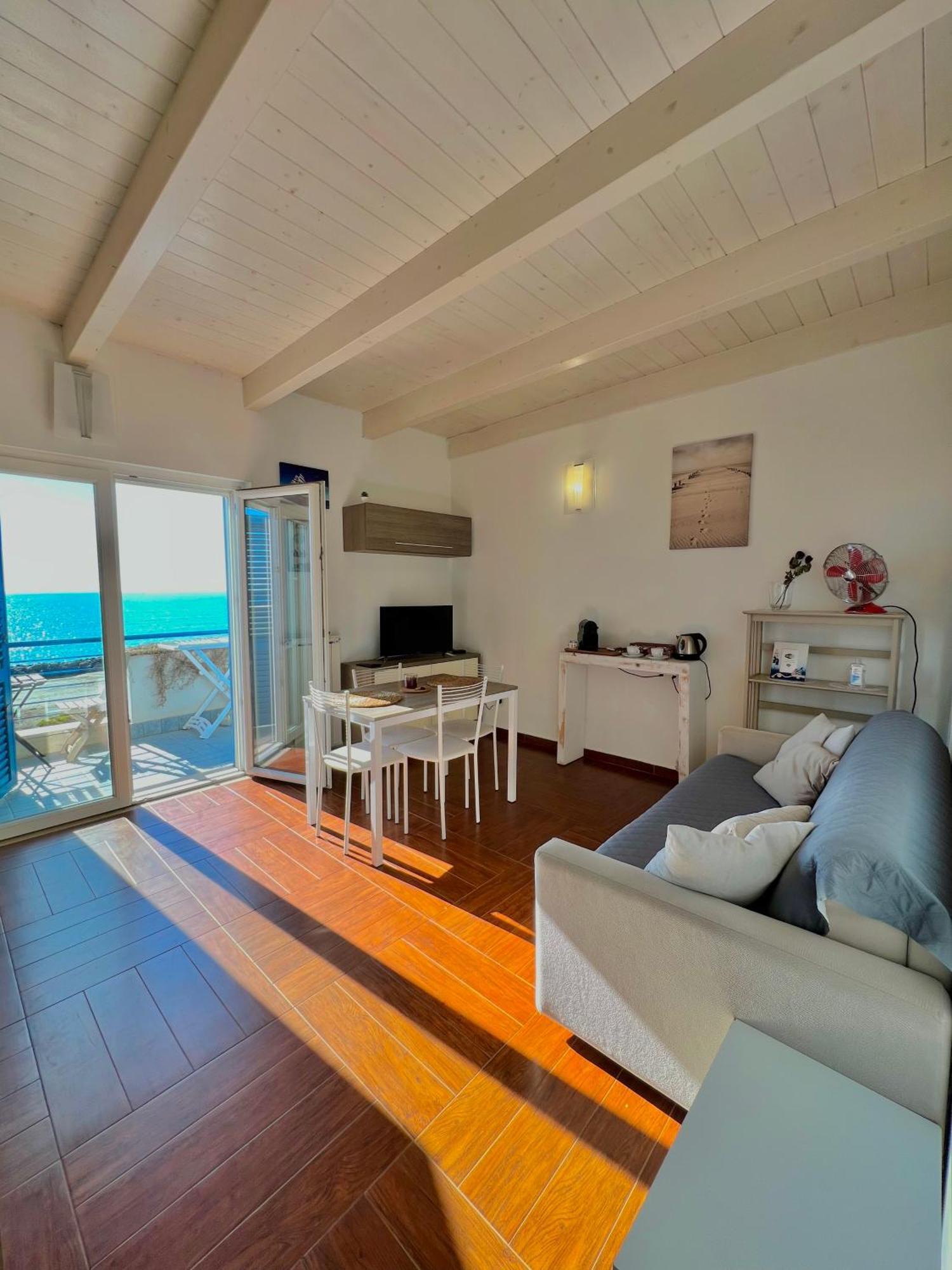 Alba Suite-rome Airport Fco-fronte Mare *